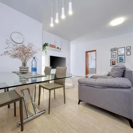 Holiday home Casa Yare, Shared Pool, Air-con, Fast Wifi Costa Teguise