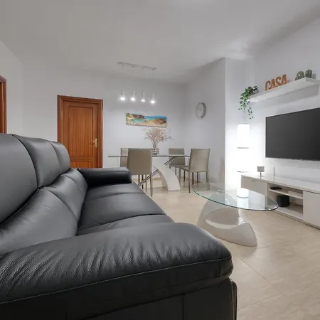 Casa Yare, Shared Pool, Air-con, Fast Wifi بيت للعطل كوستا تاغيسي