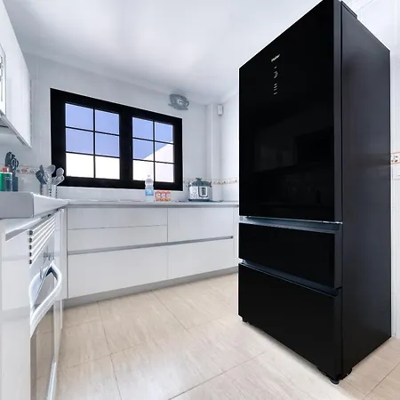 Casa Yare, Shared Pool, Air-con, Fast Wifi كوستا تاغيسي