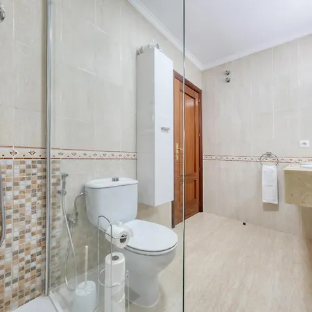 Casa Yare, Shared Pool, Air-con, Fast Wifi بيت للعطل *